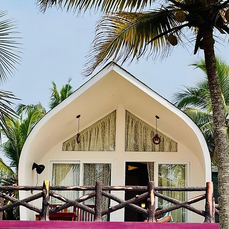 Maadathil Cottages & Beach Resort バルカラ エクステリア 写真