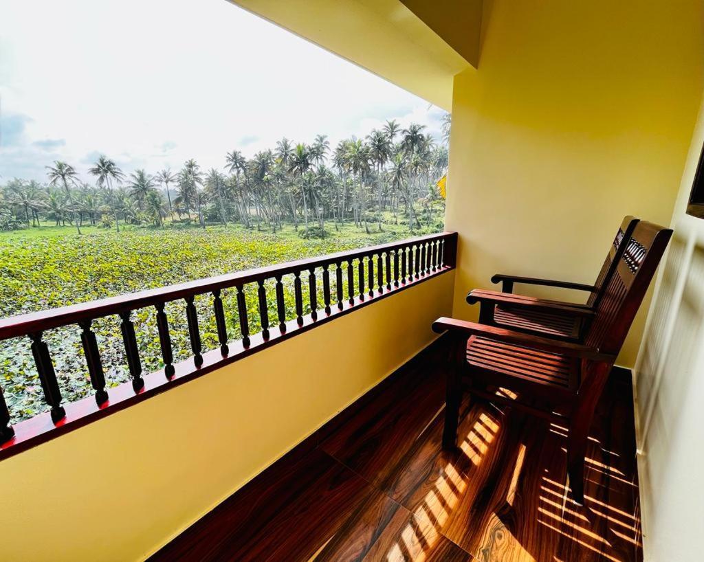 Maadathil Cottages & Beach Resort バルカラ エクステリア 写真