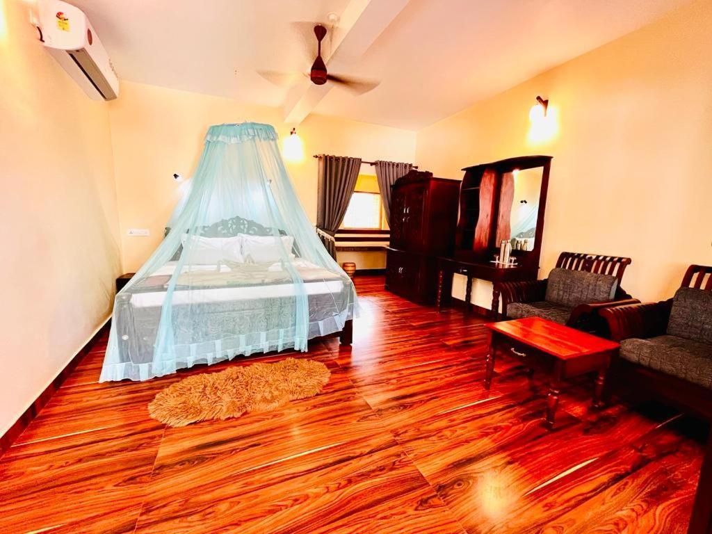 Maadathil Cottages & Beach Resort バルカラ エクステリア 写真
