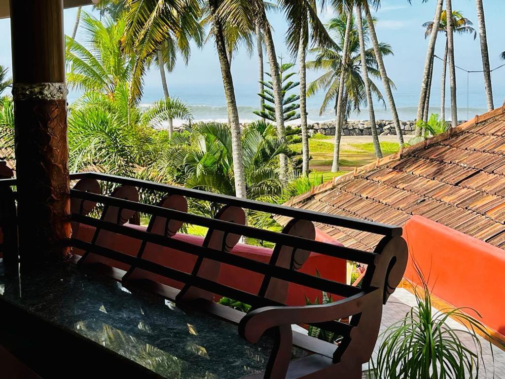 Maadathil Cottages & Beach Resort バルカラ エクステリア 写真
