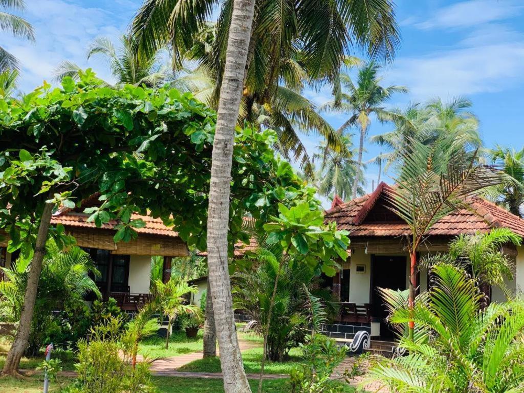 Maadathil Cottages & Beach Resort バルカラ エクステリア 写真