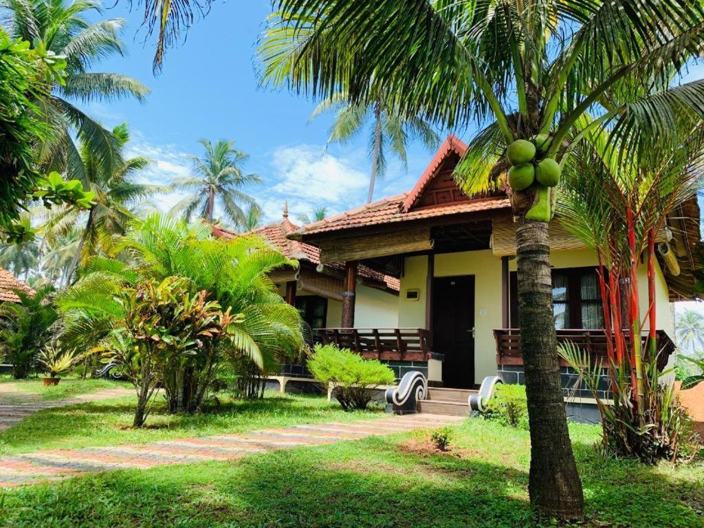 Maadathil Cottages & Beach Resort バルカラ エクステリア 写真