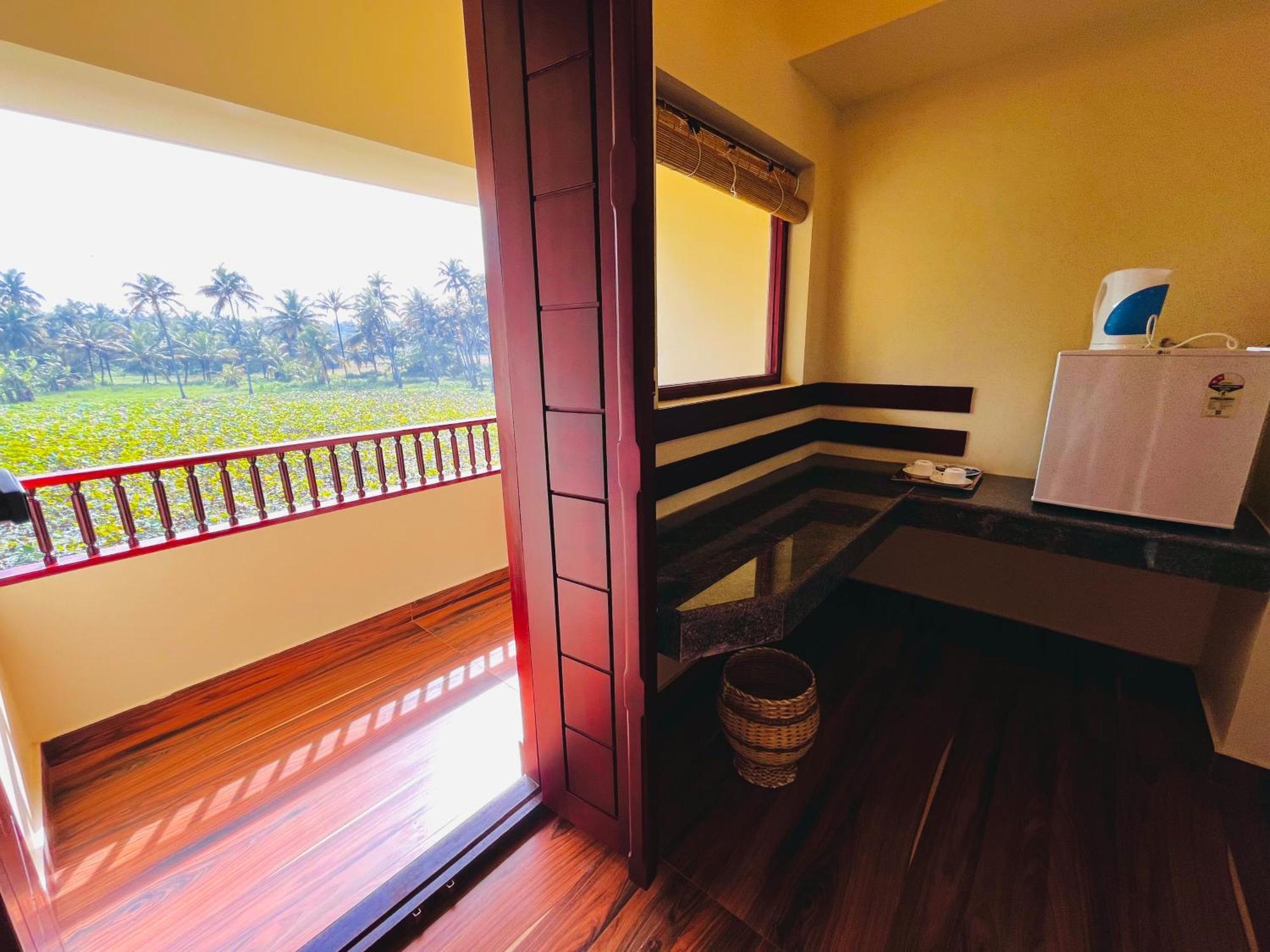 Maadathil Cottages & Beach Resort バルカラ エクステリア 写真