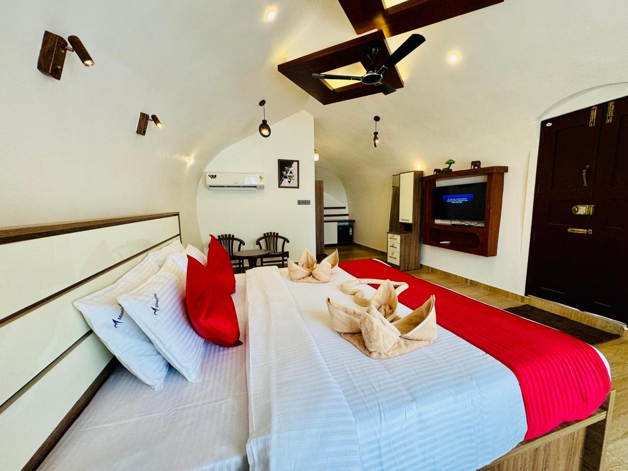 Maadathil Cottages & Beach Resort バルカラ エクステリア 写真